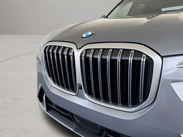 Used 2024 BMW X7 xDrive40i w/ Premium Package image 2