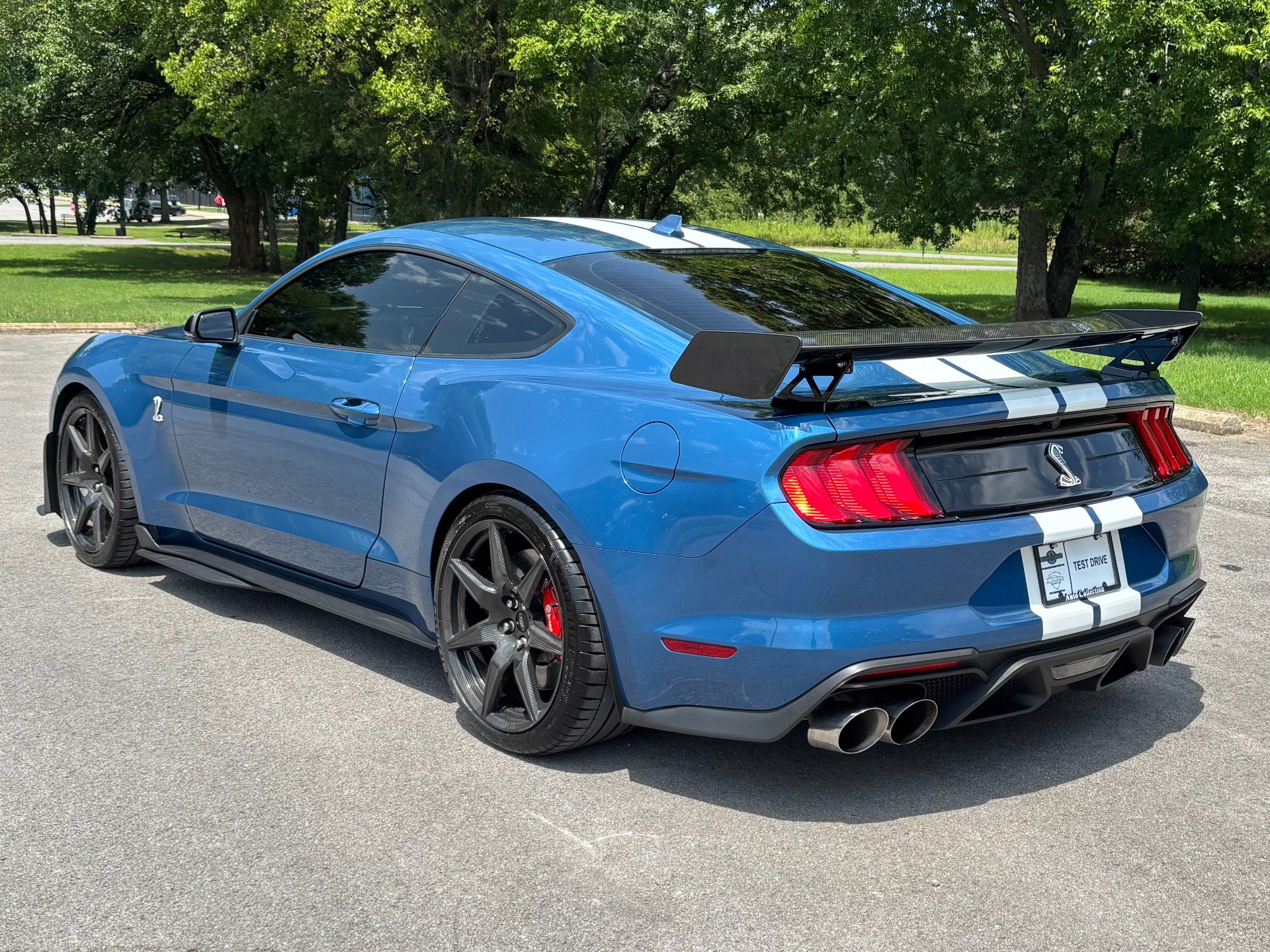 Used 2020 Ford Mustang Shelby GT500 w/ Carbon Fiber Track Pack RWD image 4
