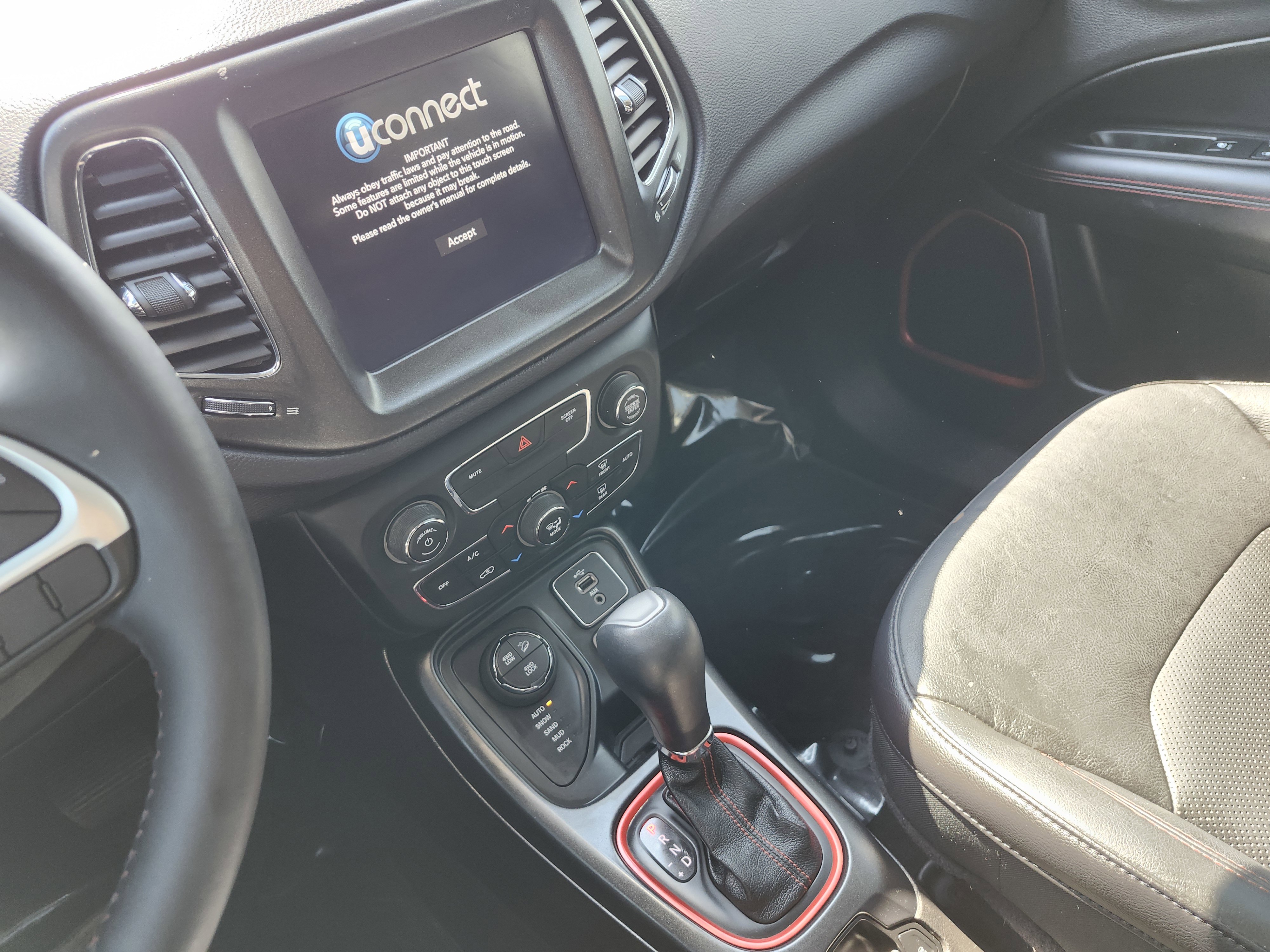 Used 2017 Jeep Compass Trailhawk w/ Leather Interior Group image 29