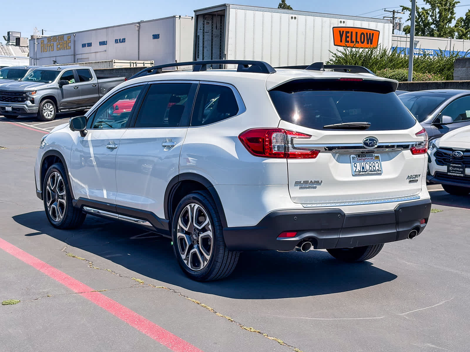 Used 2023 Subaru Ascent Touring AWD/4WD image 2