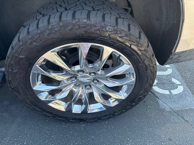 Used 2021 Chevrolet Suburban High Country AWD/4WD image 11