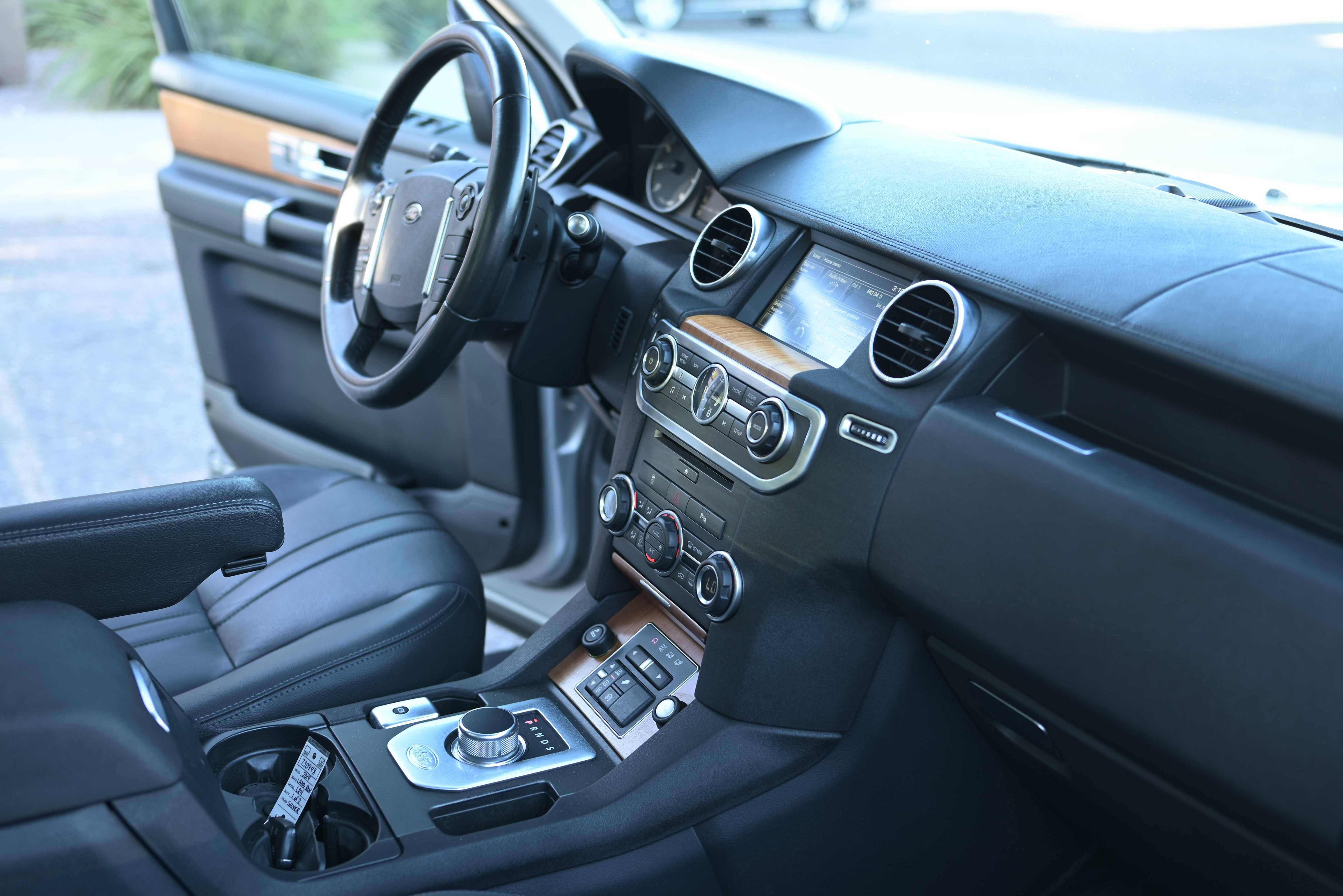 Used 2014 Land Rover LR4 HSE AWD/4WD image 19