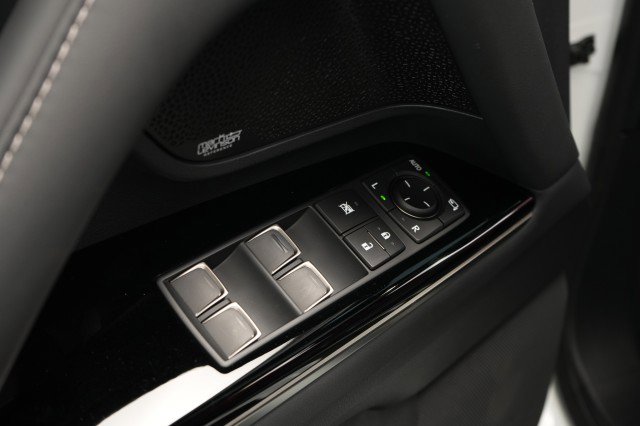 Used 2025 Lexus LX 700h F Sport image 30