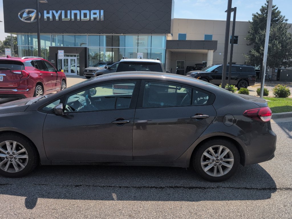 Used 2017 Kia Forte LX w/ LX Popular Package FWD image 10