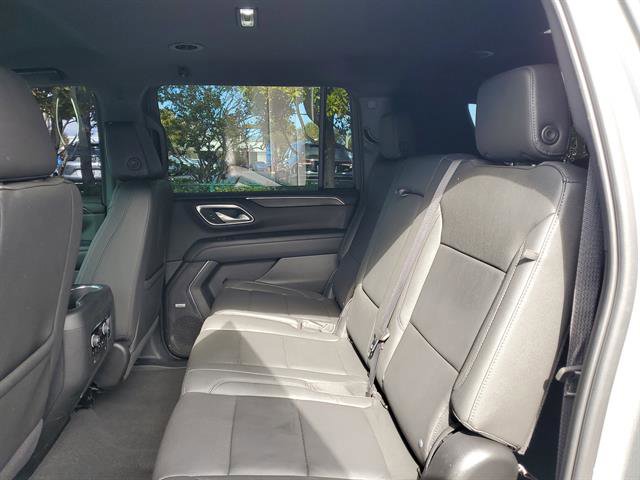 Used 2024 Chevrolet Suburban Z71 w/ Luxury Package image 33