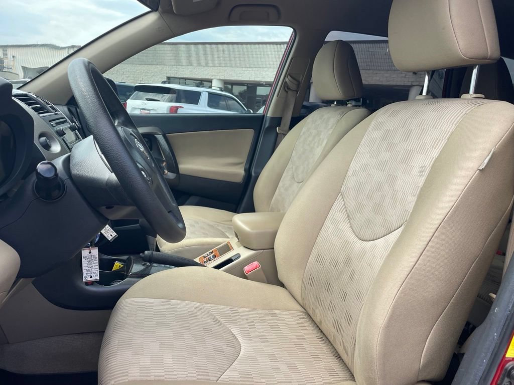 Used 2012 Toyota RAV4 4WD w/ Value Pkg image 2