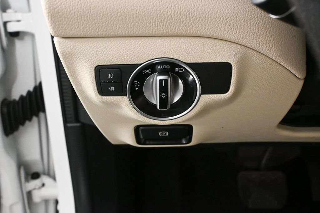 Certified 2020 Mercedes-Benz GLA 250 4MATIC image 9