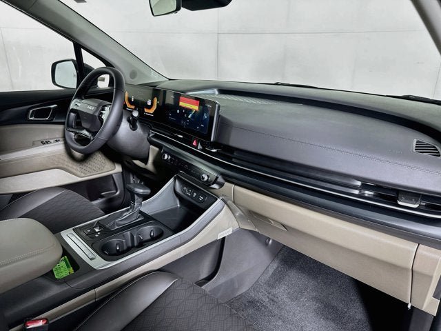 New 2027 Kia Carnival FWD image 29