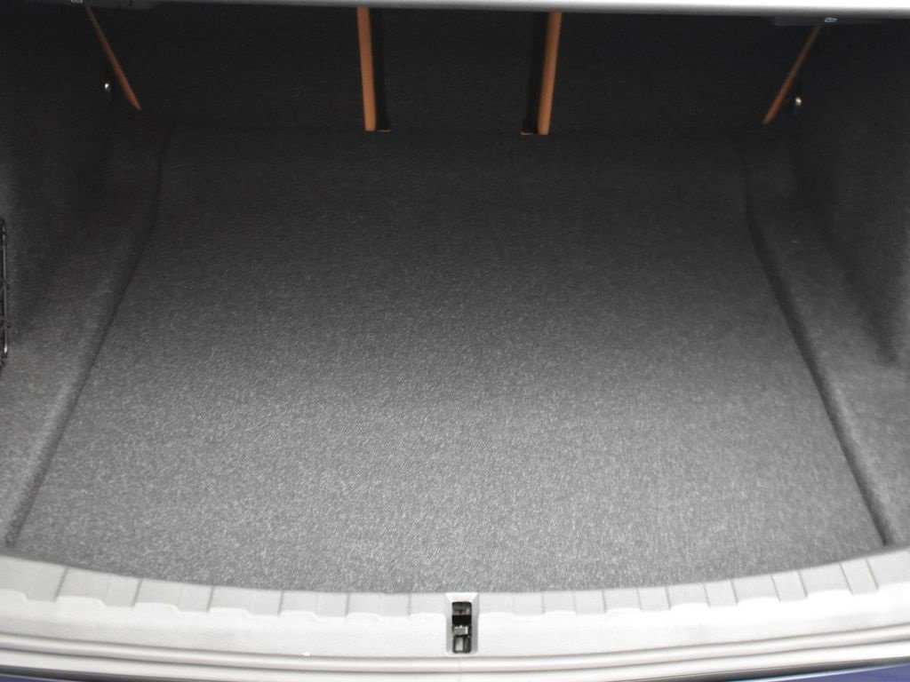 New 2026 BMW 330i Sedan w/ Convenience Package image 15
