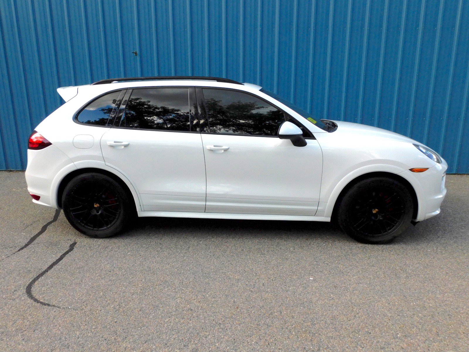 Used 2014 Porsche Cayenne GTS AWD/4WD image 6