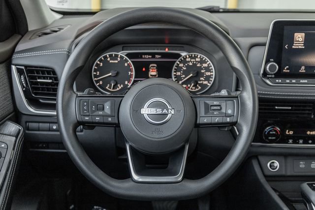 Used 2023 Nissan Rogue SV FWD image 9