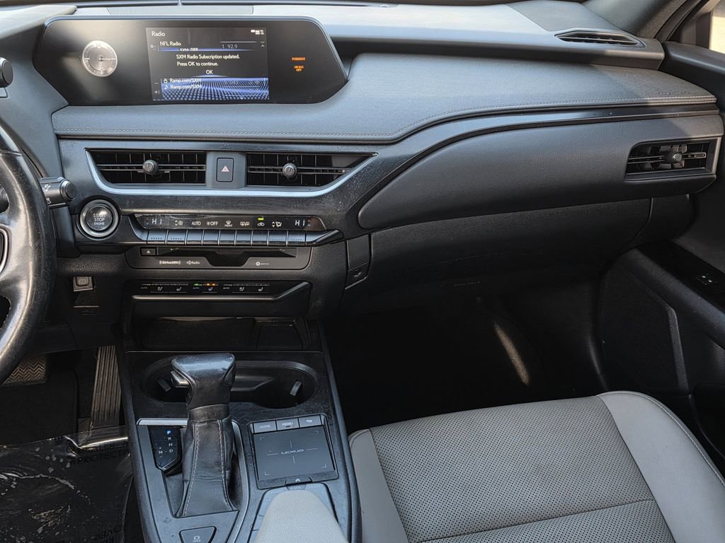 Used 2019 Lexus UX 200 w/ Premium Package image 9