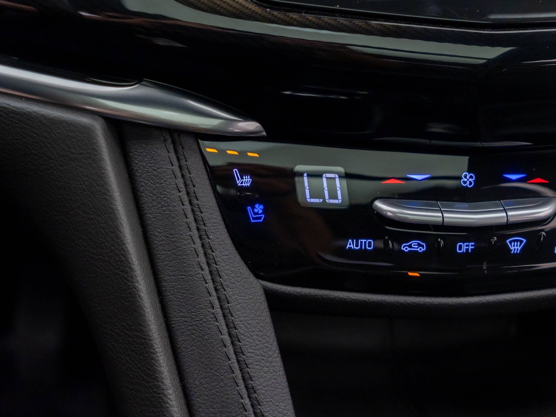 Certified 2025 Cadillac XT6 Premium Luxury w/ Platinum Package AWD/4WD image 28