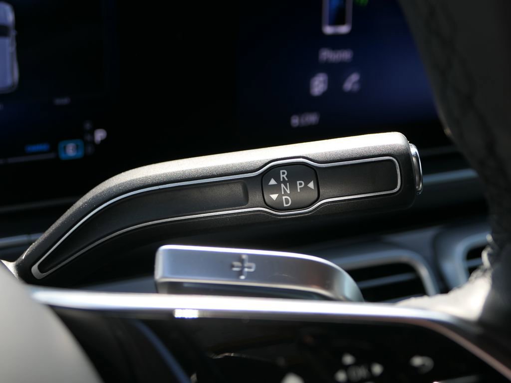 Used 2025 Mercedes-Benz Maybach GLS 600 4MATIC image 17