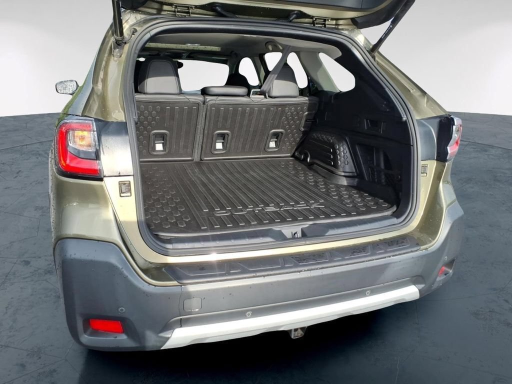 Used 2023 Subaru Outback Limited AWD/4WD image 11