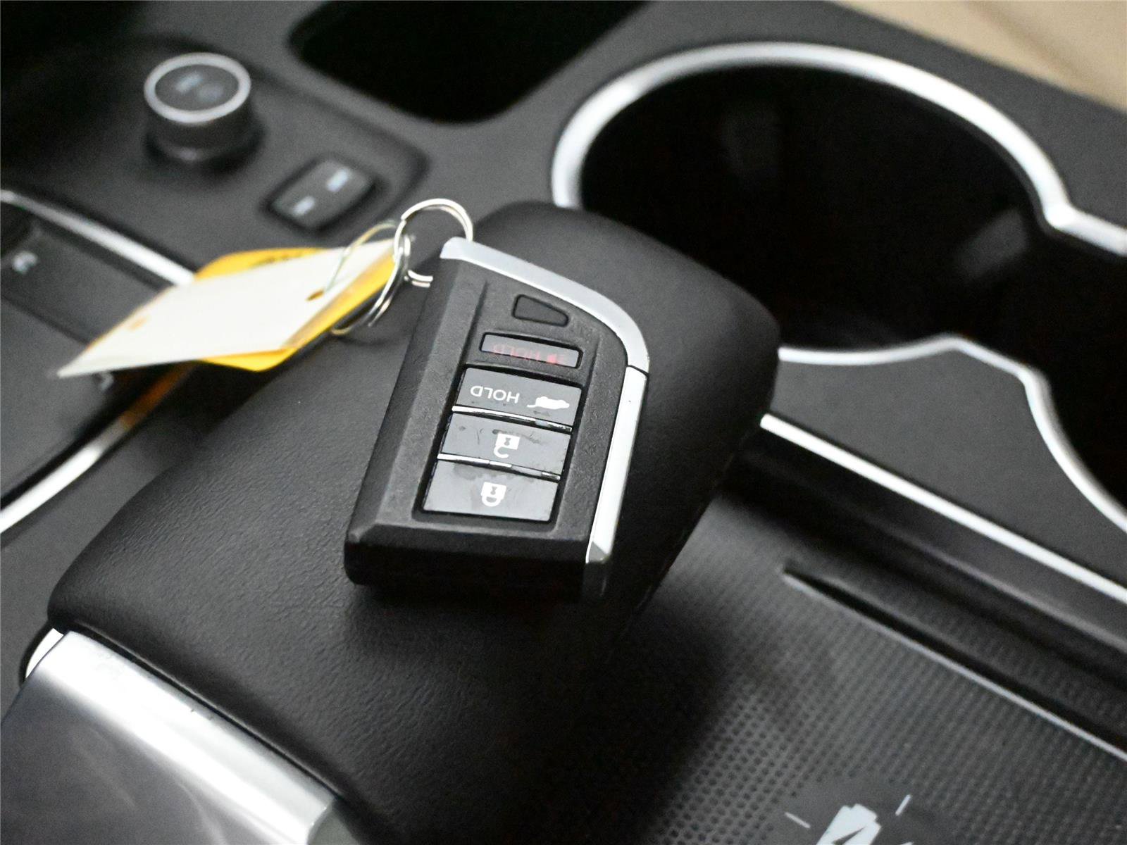 Certified 2024 Acura MDX SH-AWD w/ Technology Package image 6