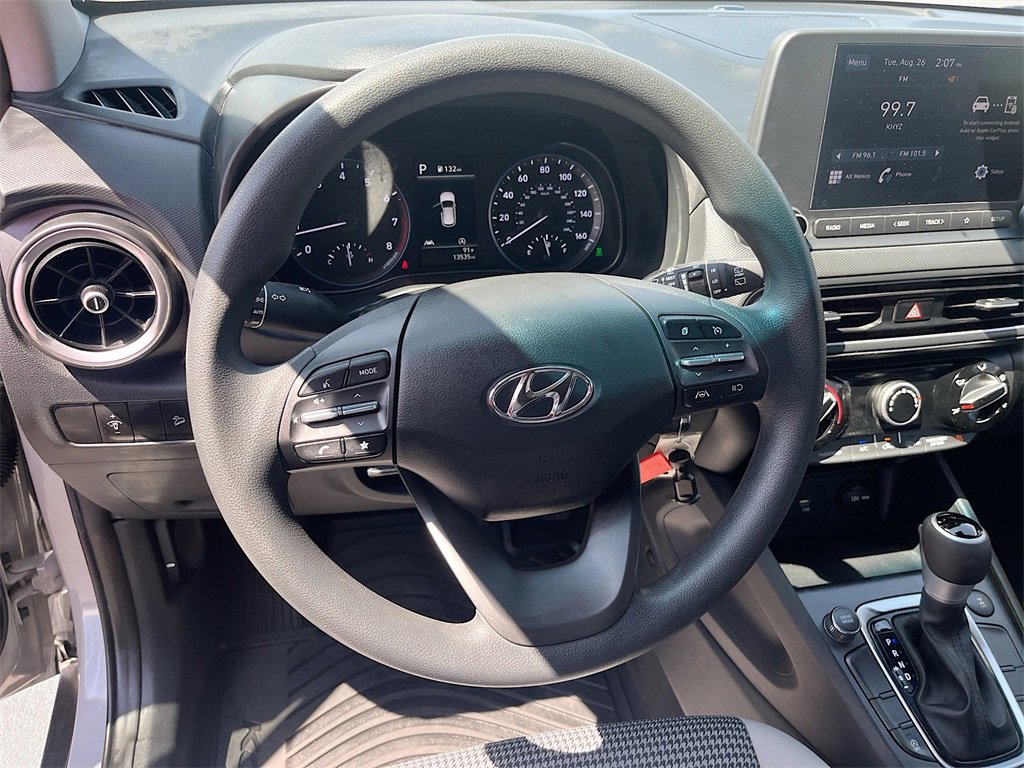 Used 2023 Hyundai Kona SE image 11