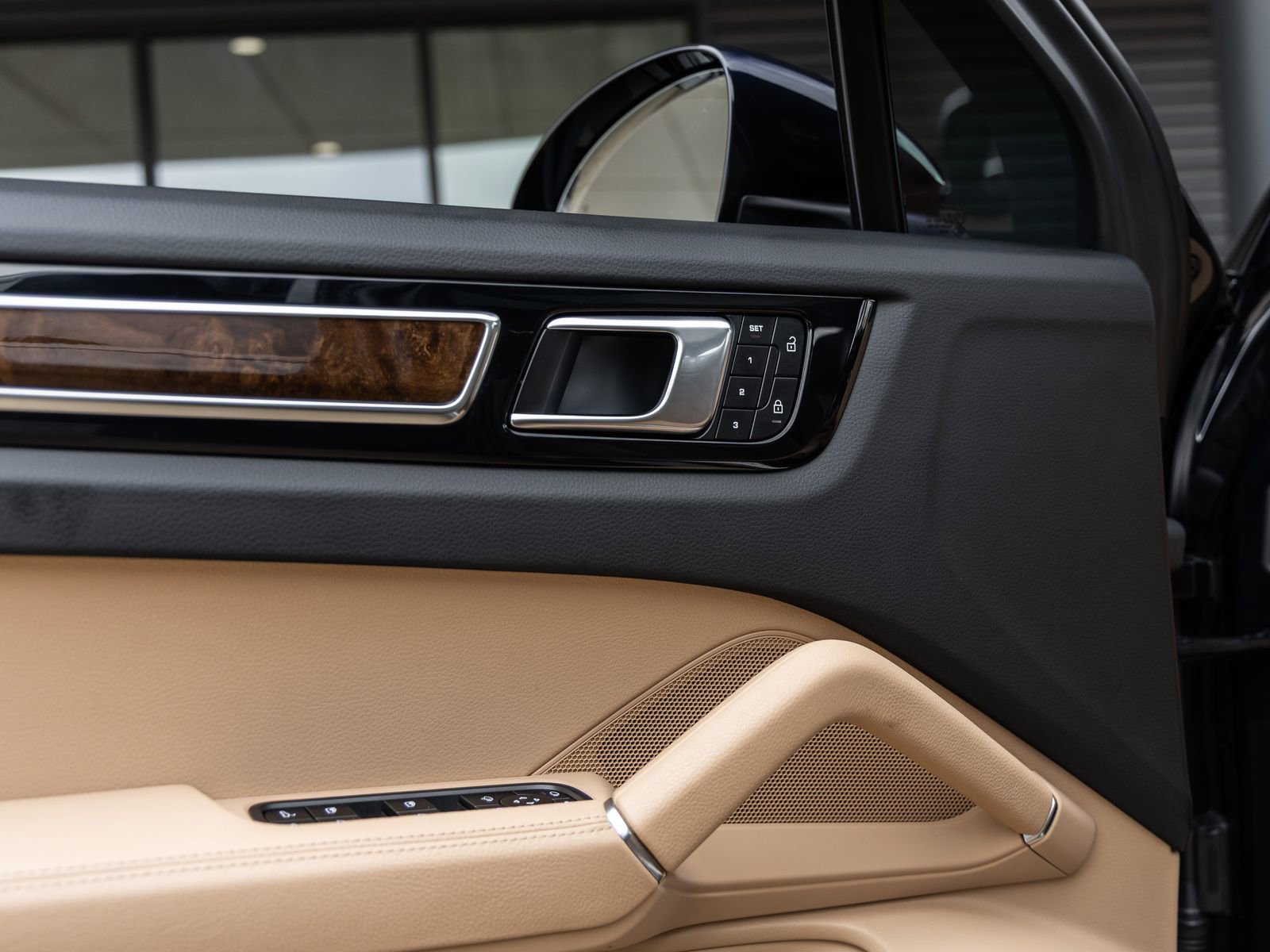 Certified 2023 Porsche Cayenne S Platinum image 23