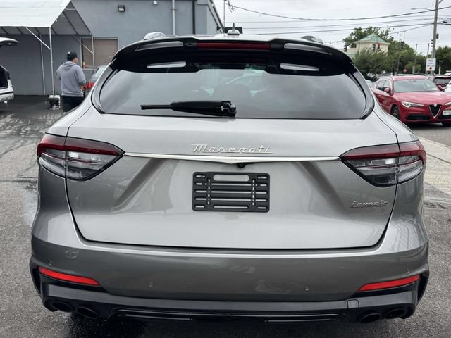 Used 2022 Maserati Levante GT AWD/4WD image 10