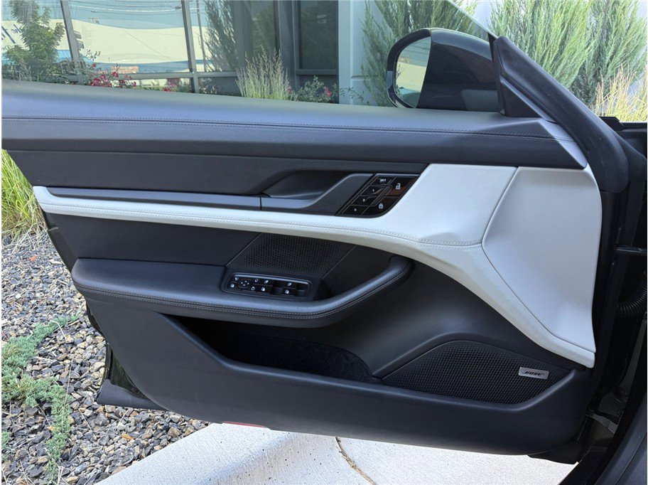 Used 2020 Porsche Taycan 4S AWD/4WD image 27