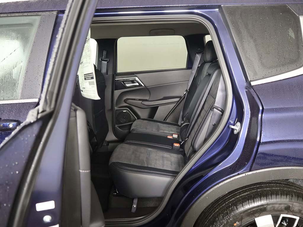 New 2026 Mitsubishi Outlander SE FWD image 33