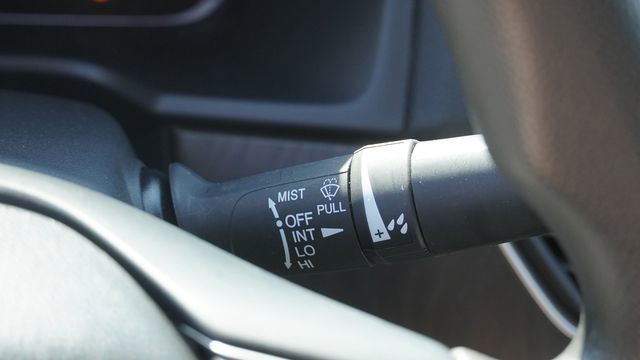 Used 2018 Honda Accord EX image 32