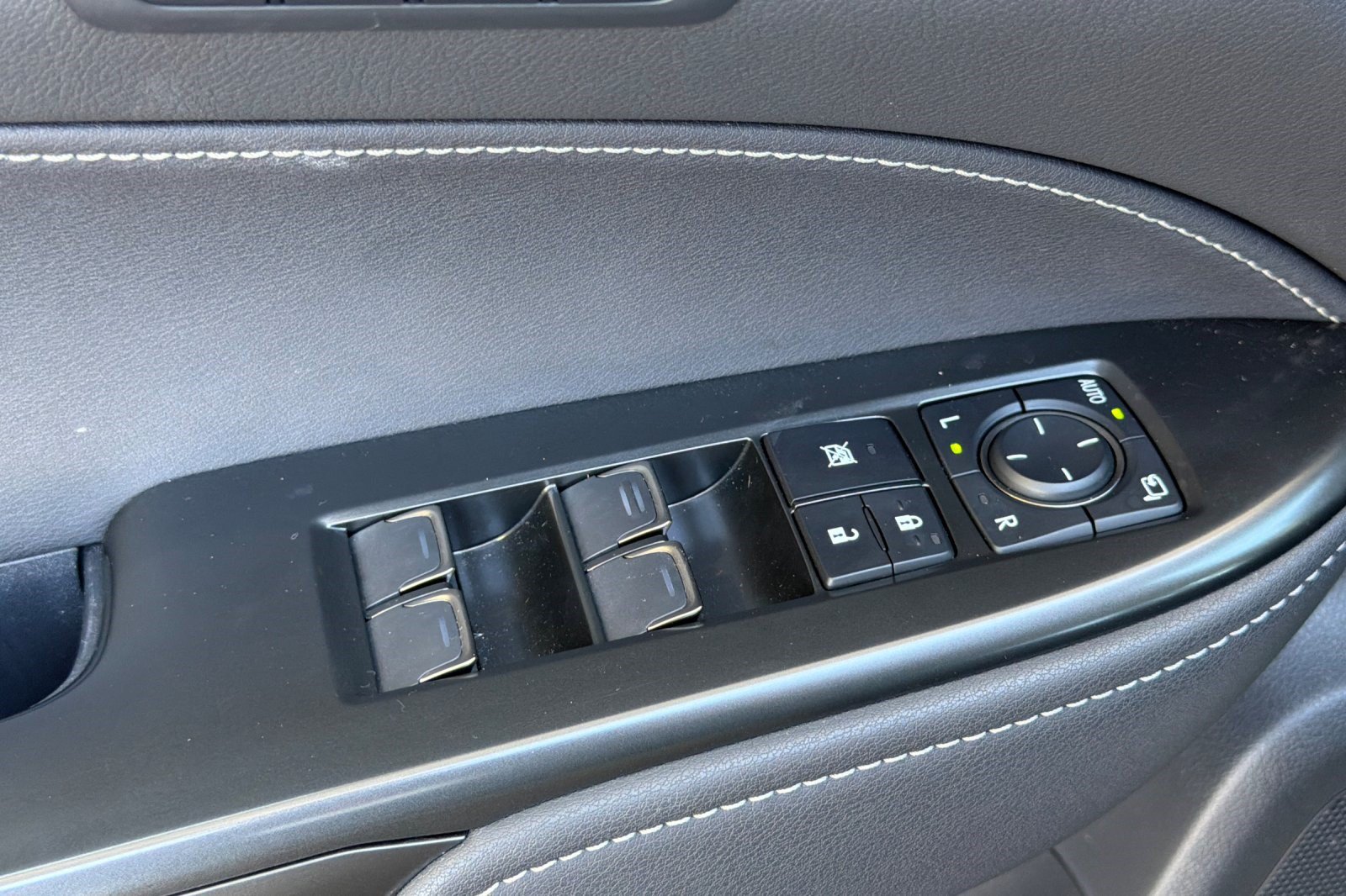 Certified 2025 Lexus NX 350h AWD w/ Accessory Package (2T) image 13
