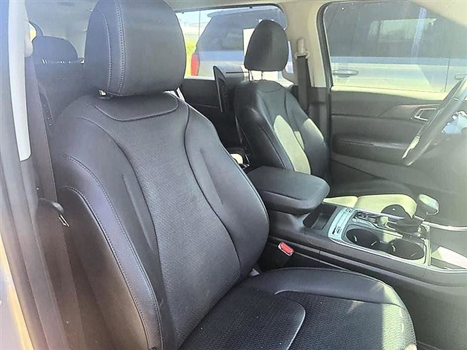 Used 2025 Kia Carnival SX Prestige image 9