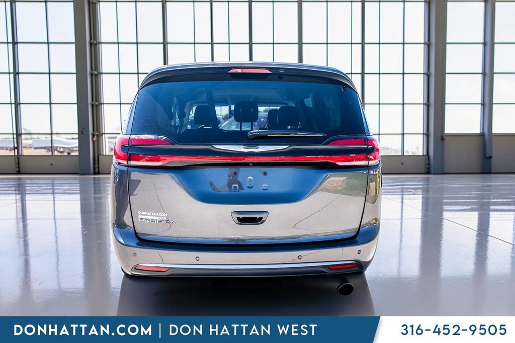 Used 2023 Chrysler Pacifica Touring-L FWD image 25