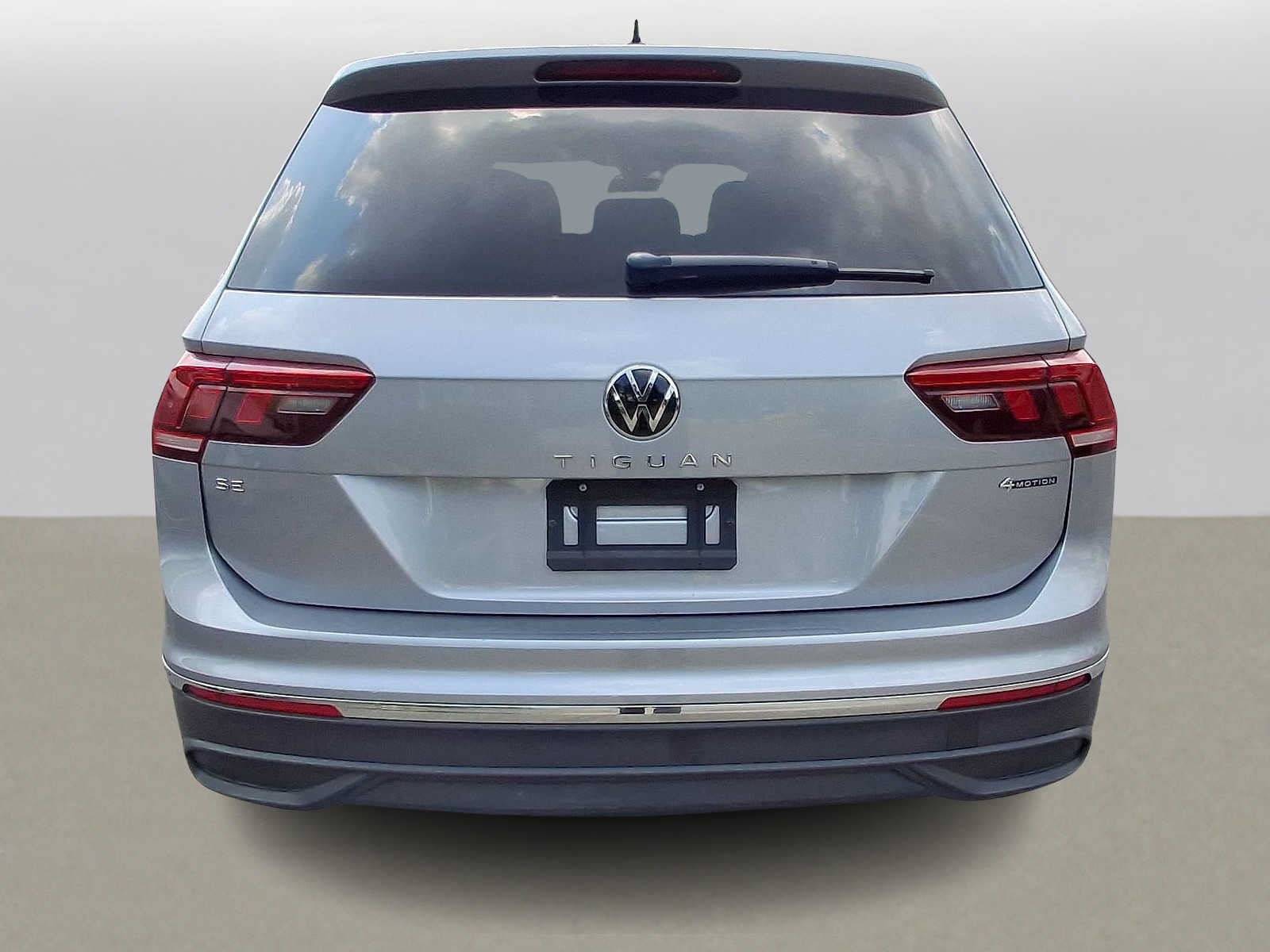 Used 2024 Volkswagen Tiguan SE w/ Panoramic Sunroof Package AWD/4WD image 29