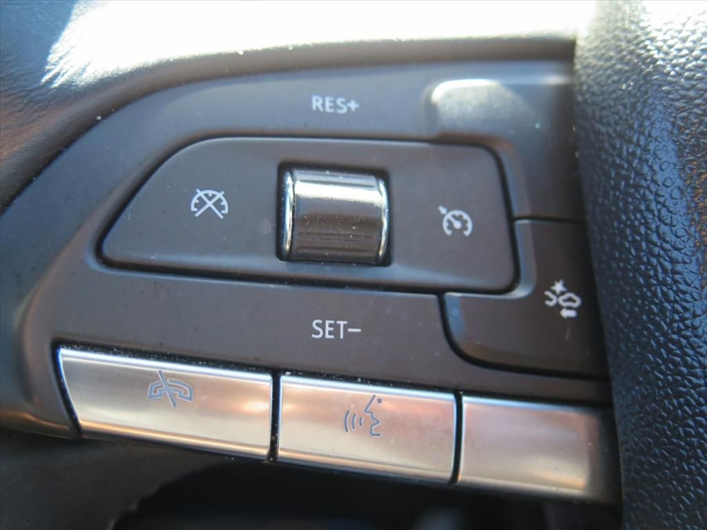 Used 2024 Cadillac XT4 Premium Luxury image 18