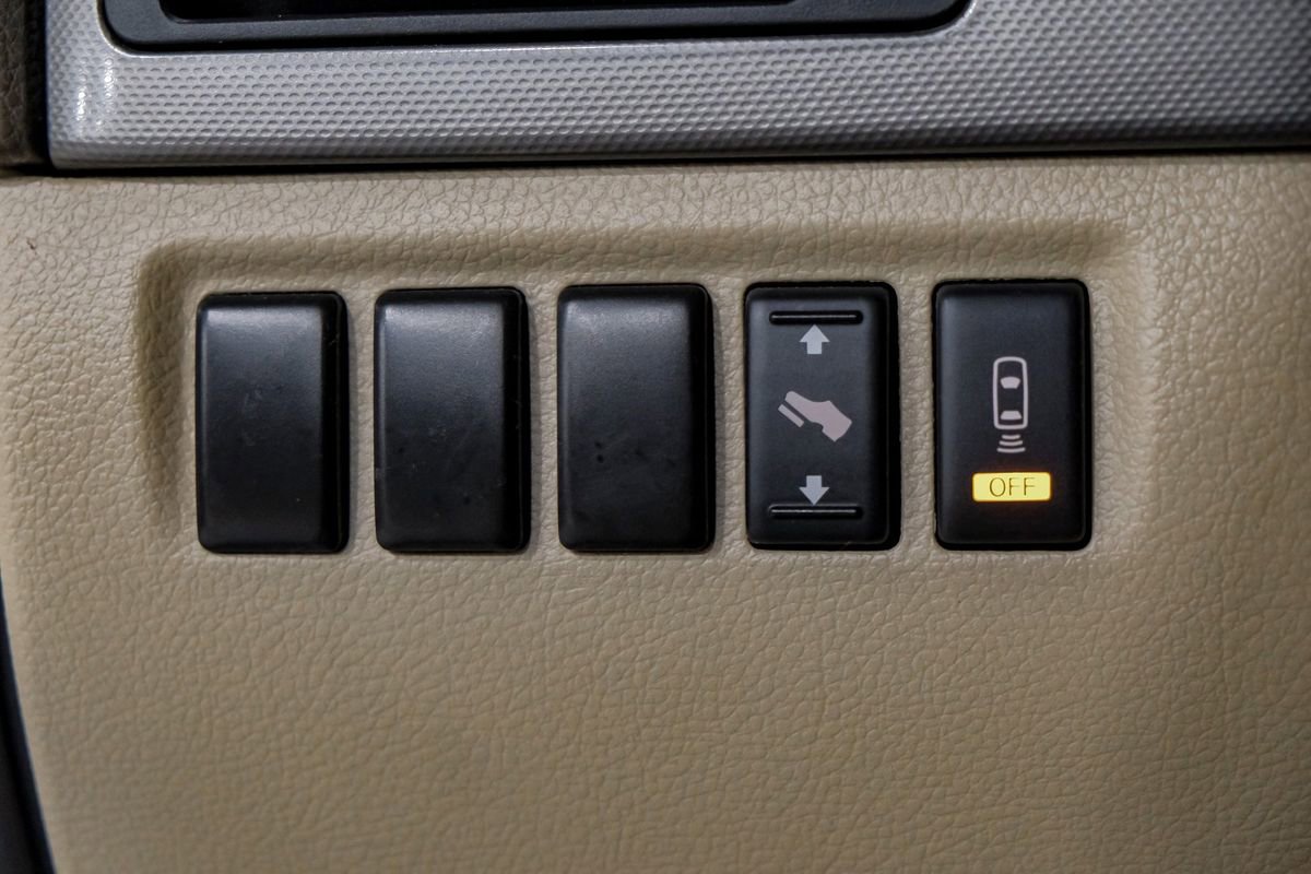 Used 2012 Nissan Armada SV image 26