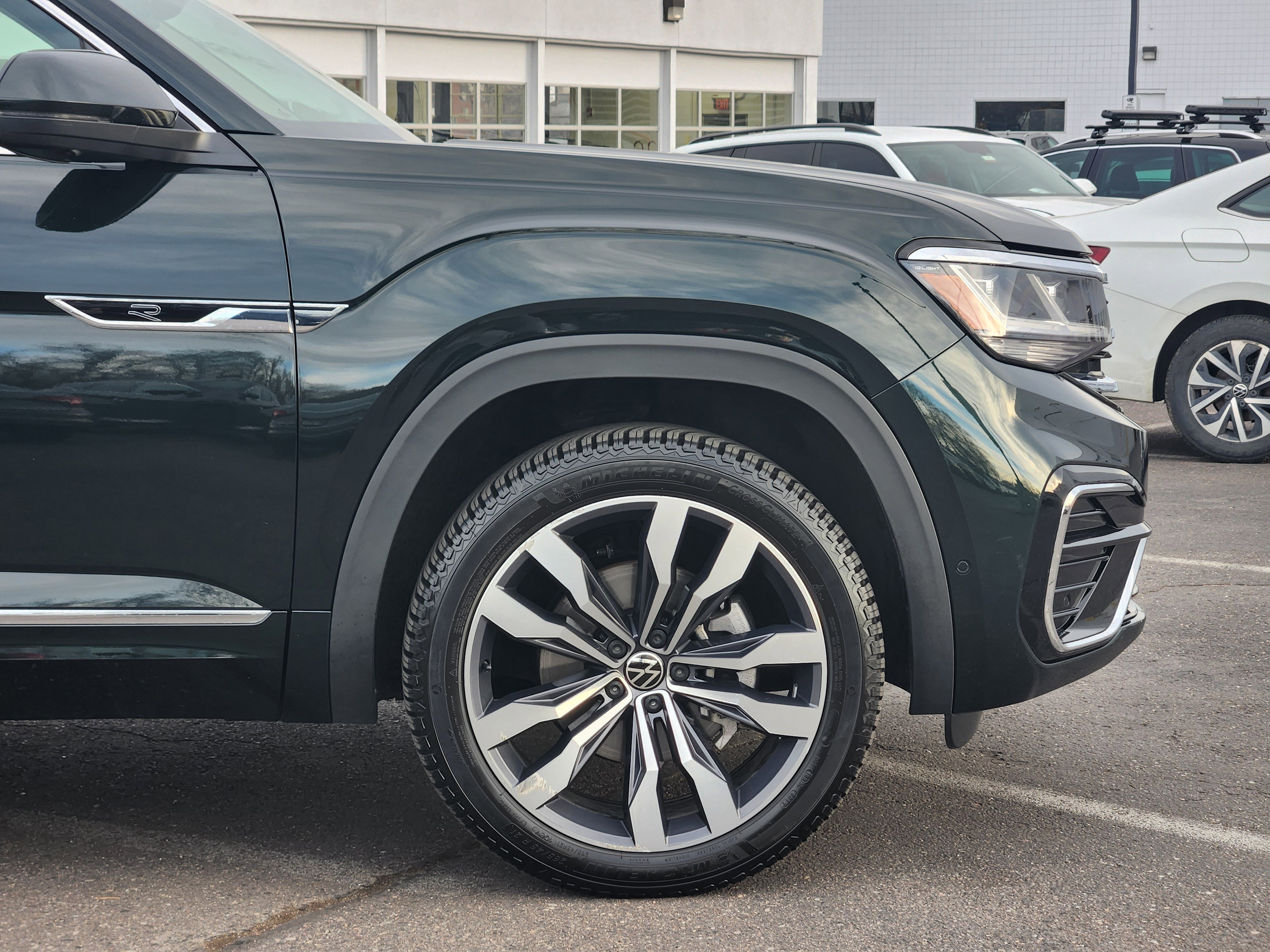 Certified 2022 Volkswagen Atlas SEL Premium image 8