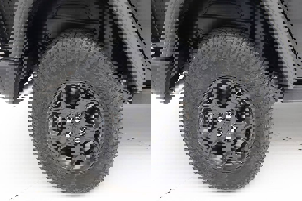 Used 2023 Jeep Wrangler Unlimited w/ Cold Weather Group image 10