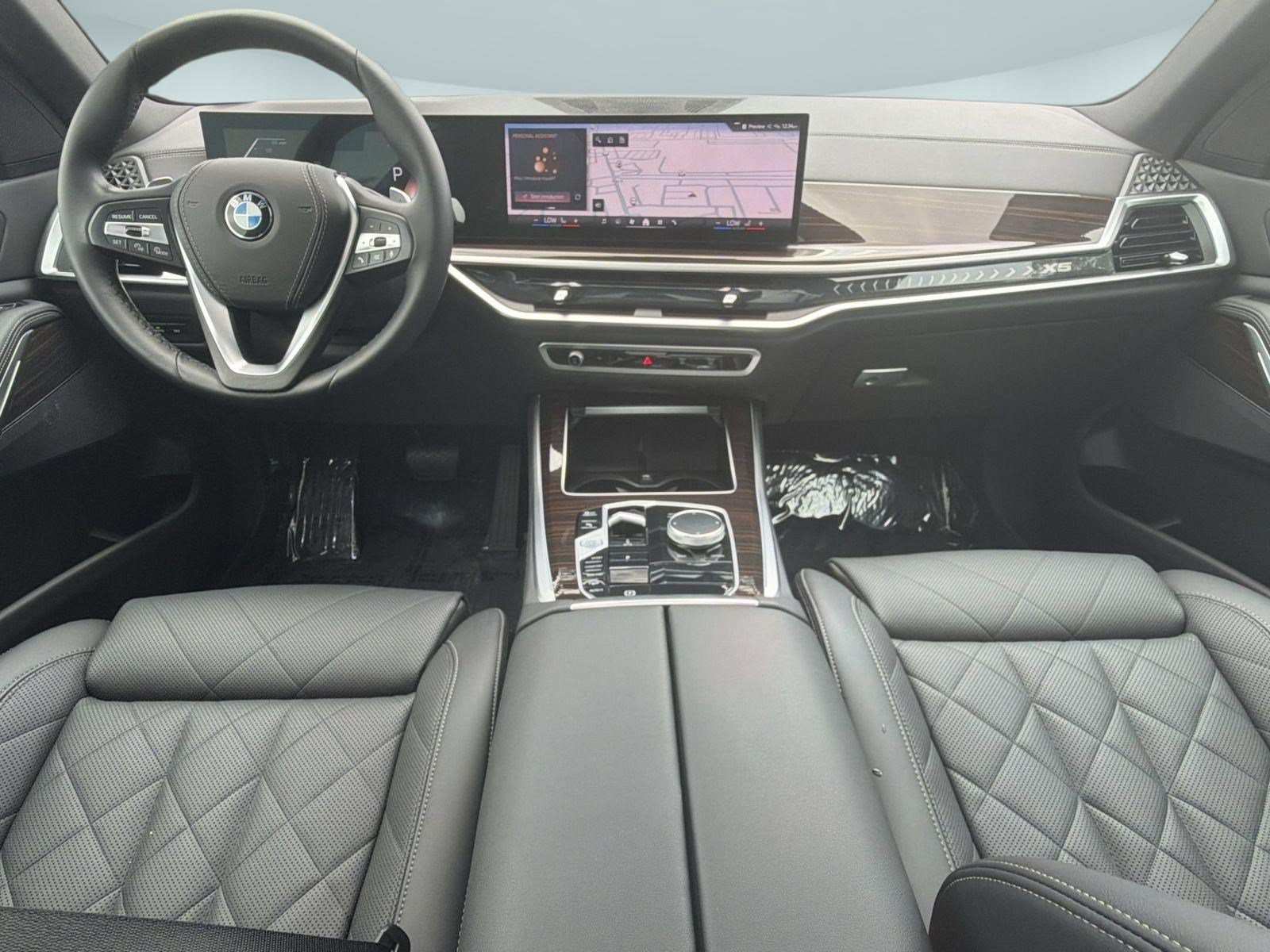 Used 2024 BMW X5 xDrive40i w/ Parking Assistance Package AWD/4WD image 15