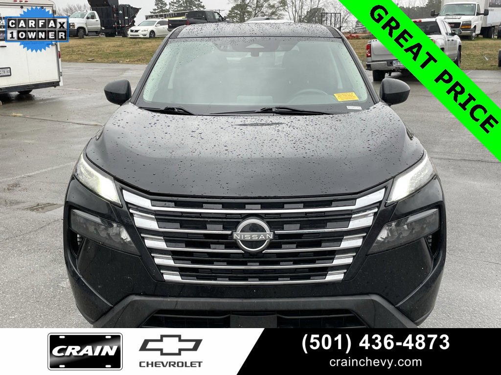 Used 2024 Nissan Rogue S image 2