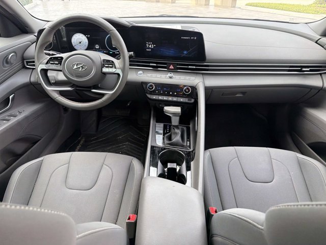 Used 2023 Hyundai Elantra SEL w/ Convenience Package FWD image 22