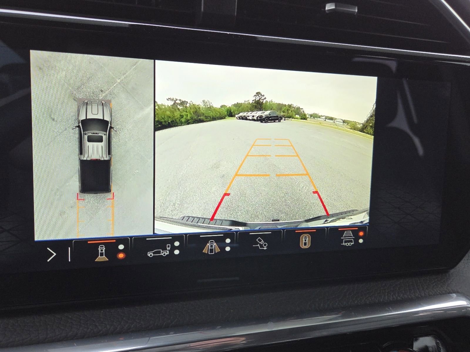 Used 2025 GMC Sierra 2500 Denali w/ Technology Package image 12