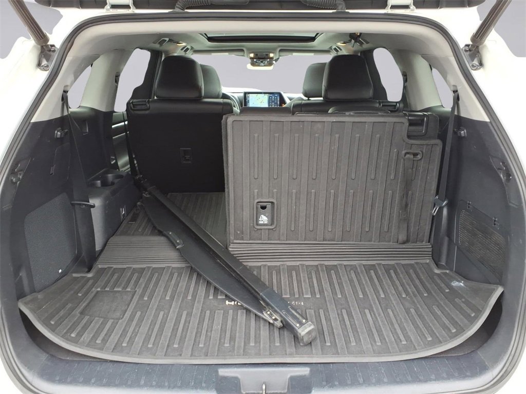Used 2020 Toyota Highlander Platinum image 26