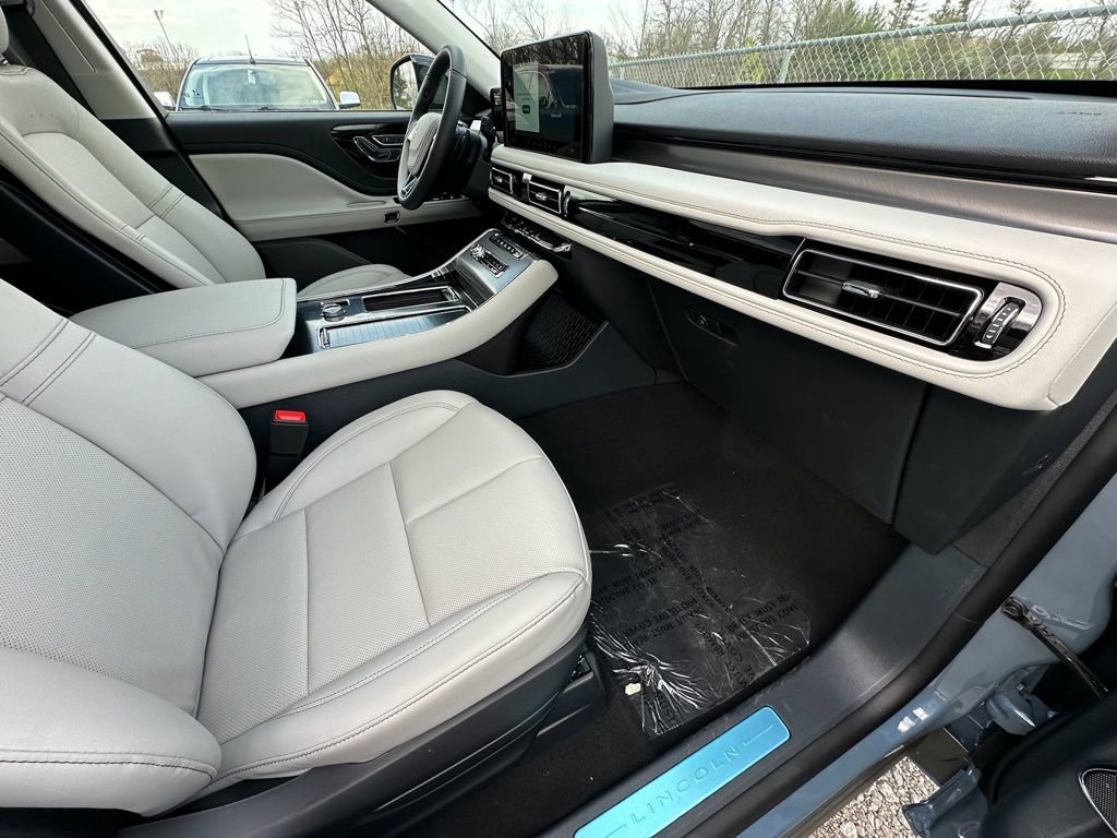 New 2026 Lincoln Aviator AWD image 23
