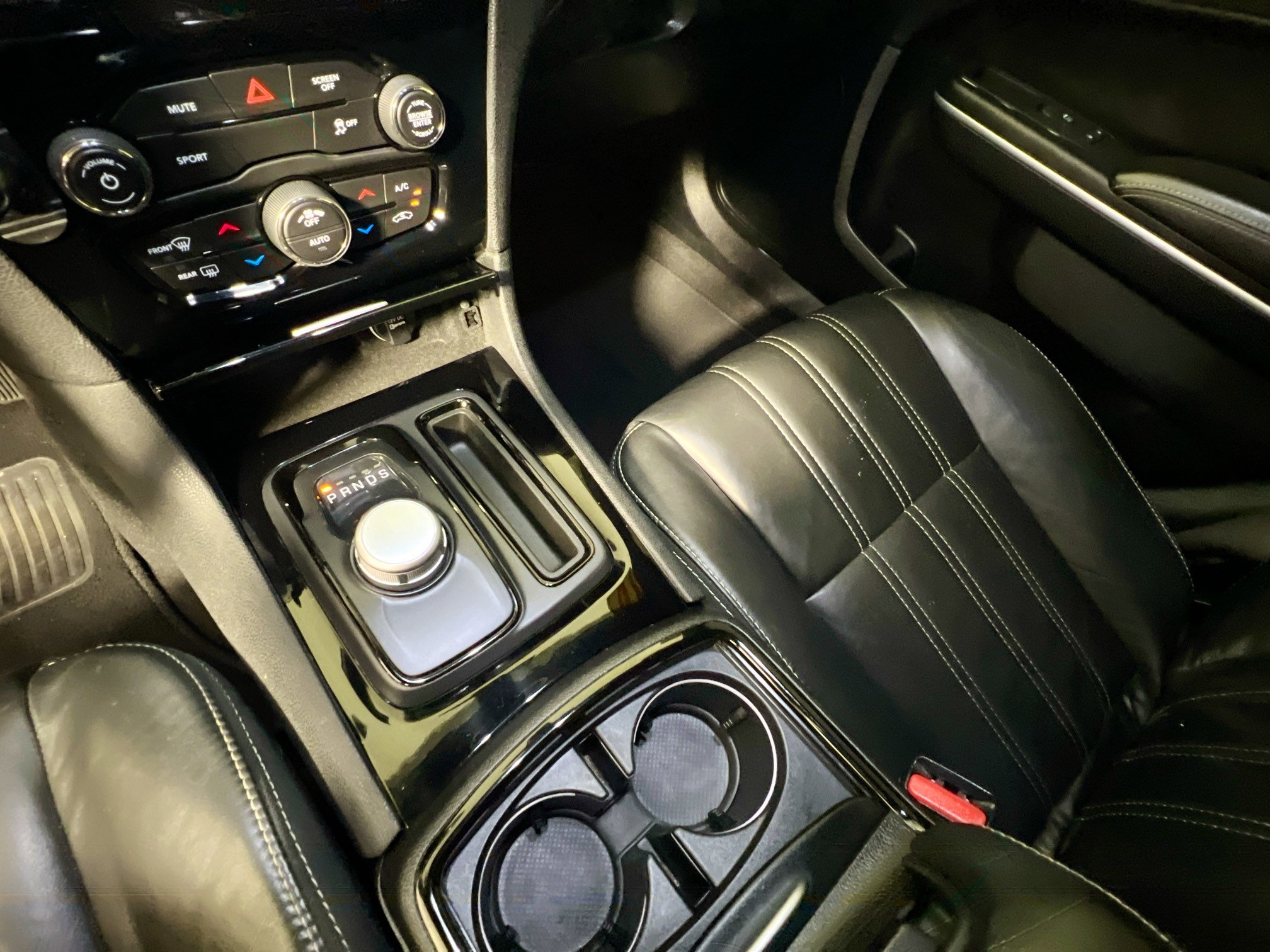 Used 2019 Chrysler 300 S image 26