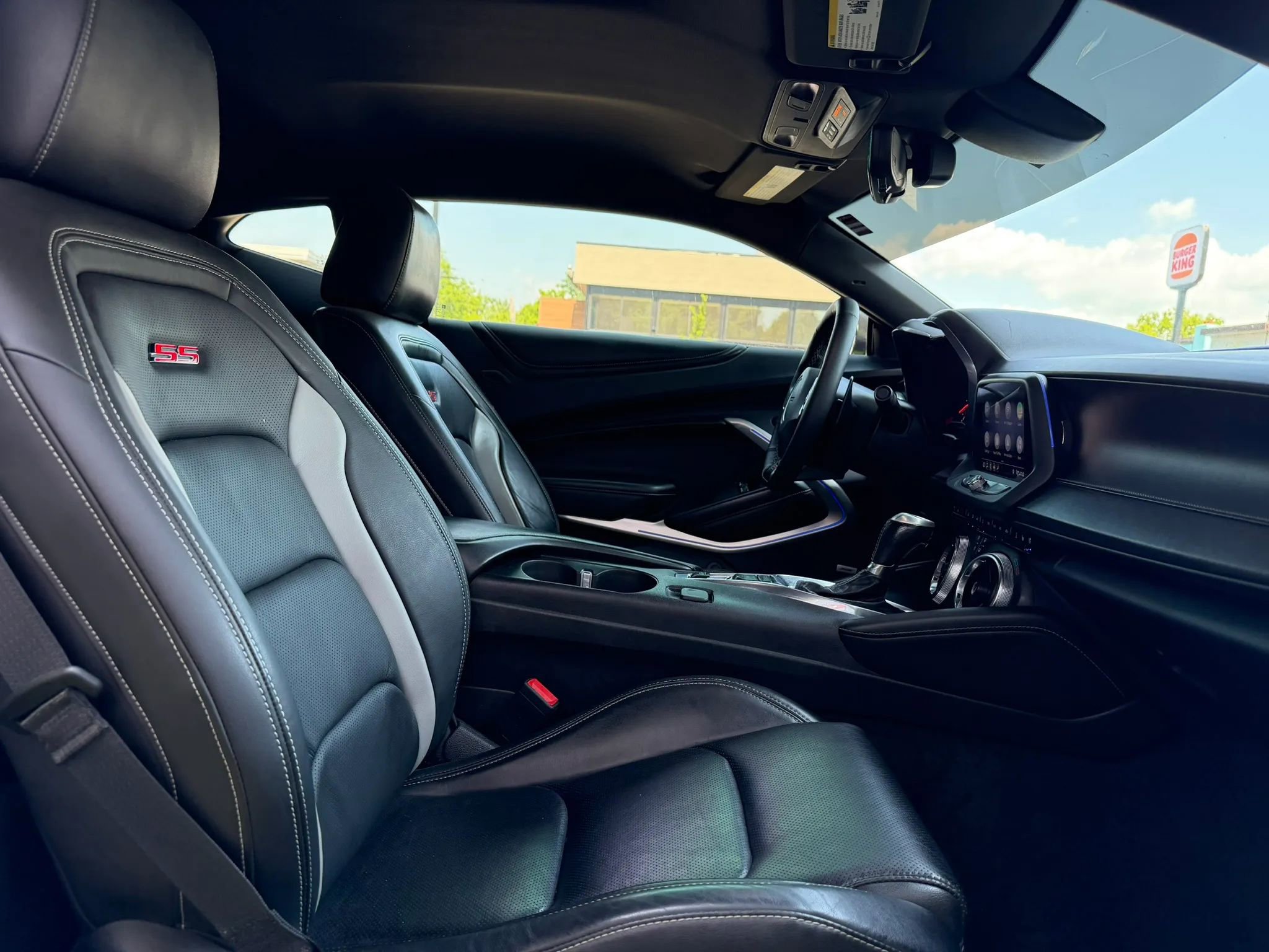 Used 2019 Chevrolet Camaro SS w/ Black Appearance Package RWD image 13
