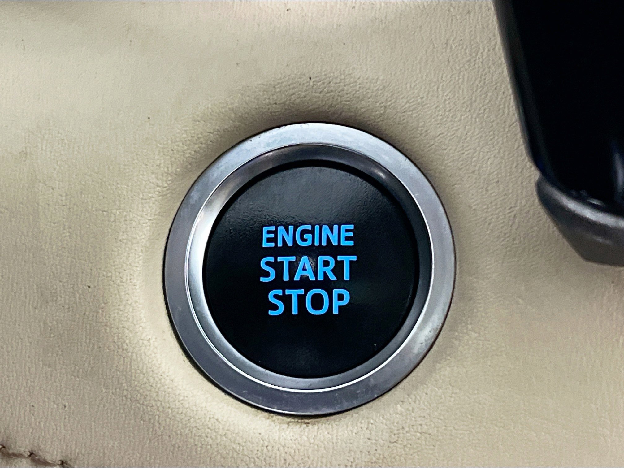 Used 2020 Toyota Highlander XLE image 24