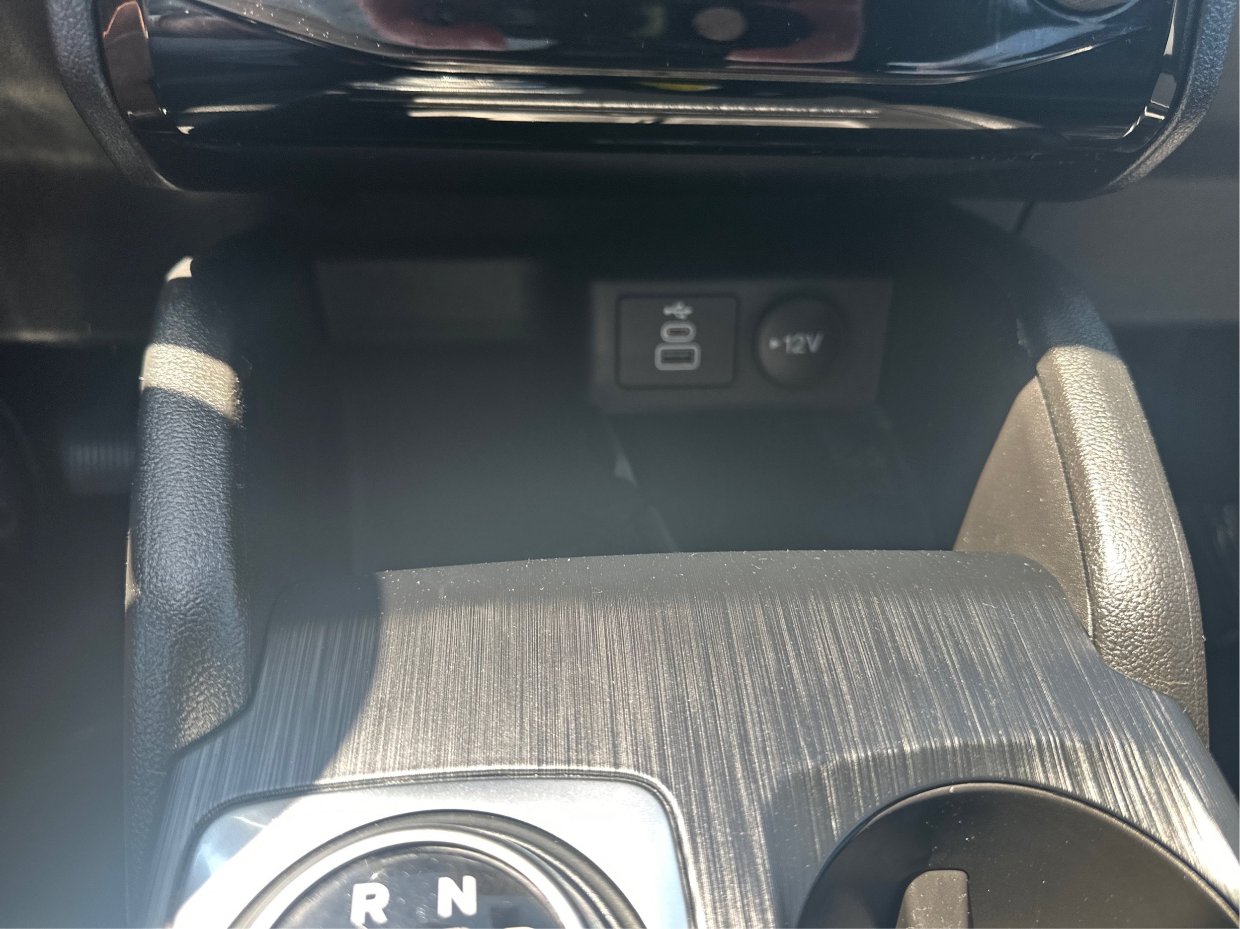 Used 2025 Ford Escape Platinum AWD/4WD image 37
