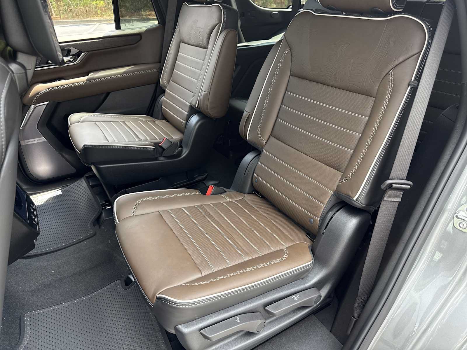 New 2026 GMC Yukon Denali Ultimate AWD/4WD image 25