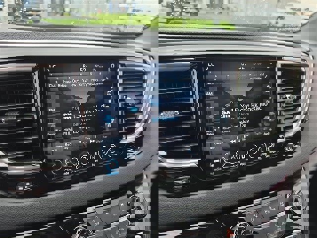 Used 2020 Chrysler Pacifica Touring-L Plus w/ S Appearance Package image 12