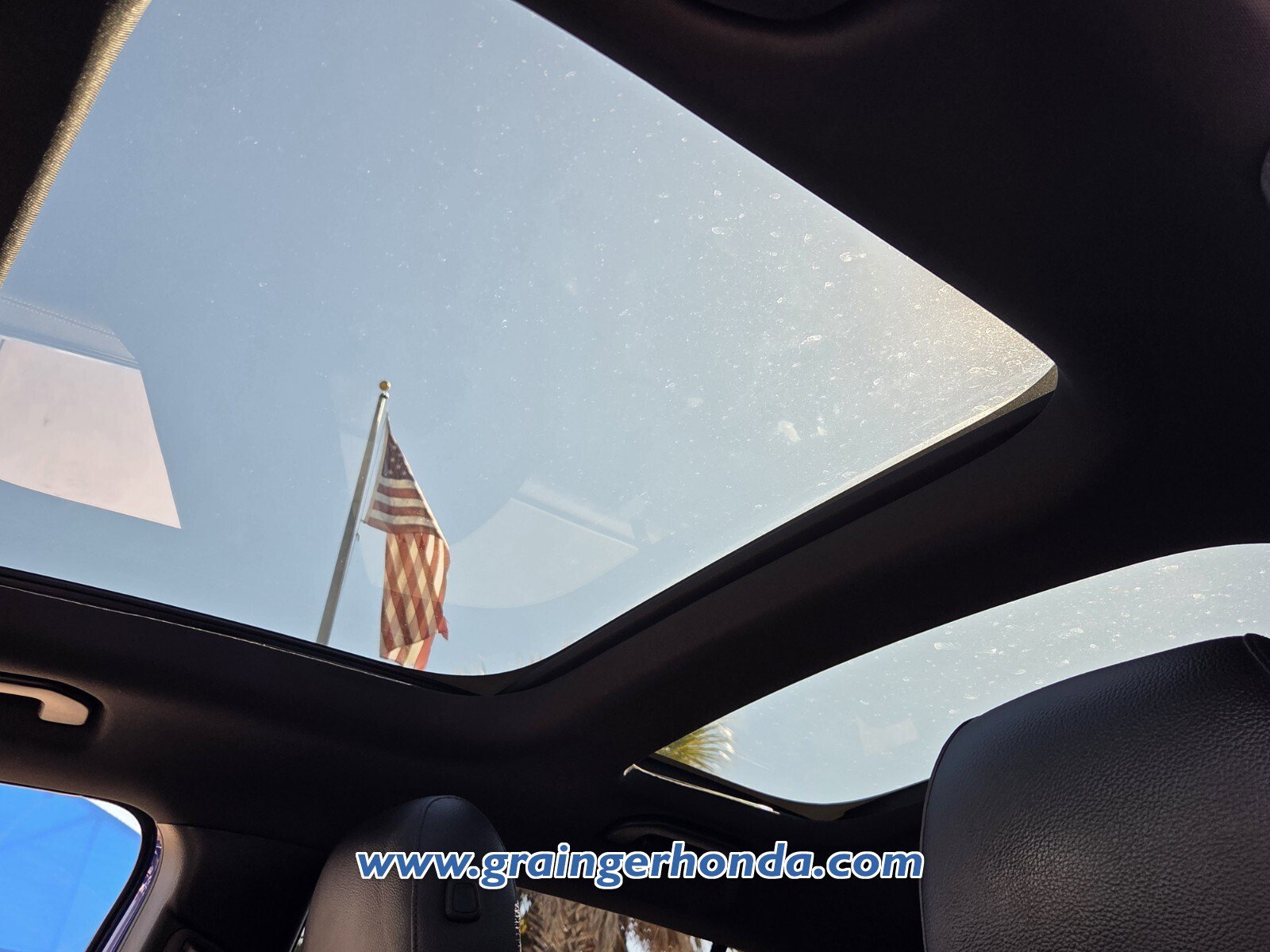 Used 2021 Mercedes-Benz GLB 250 4MATIC w/ Premium Package image 18