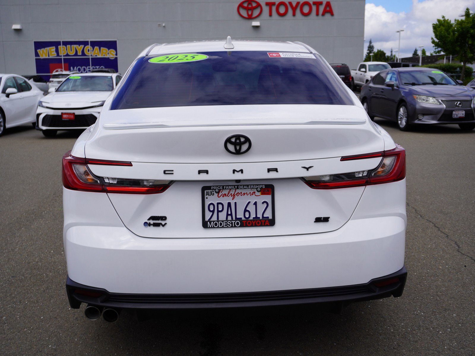 Used 2025 Toyota Camry SE AWD/4WD image 10