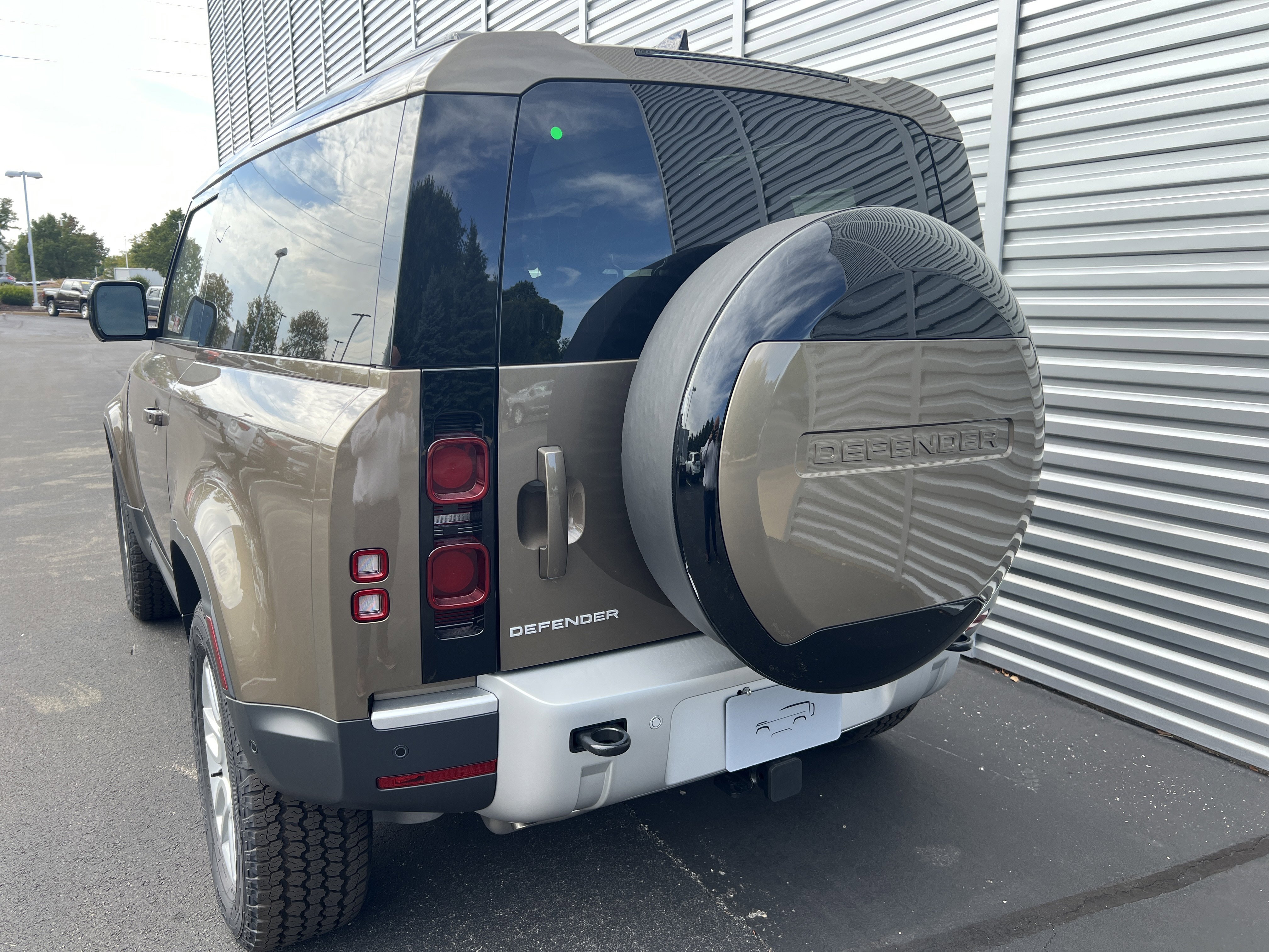 New 2025 Land Rover Defender 90 S image 4