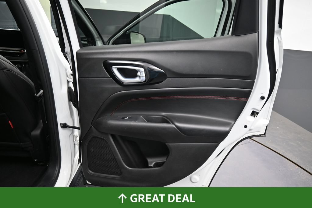 Used 2025 Jeep Compass Trailhawk AWD/4WD image 22